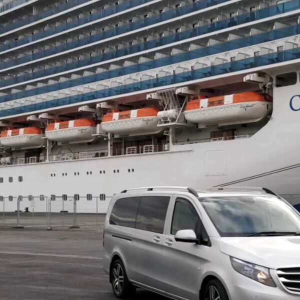 About Ireland Taxi Tours Minibus collecting from cruise ship in Belfast