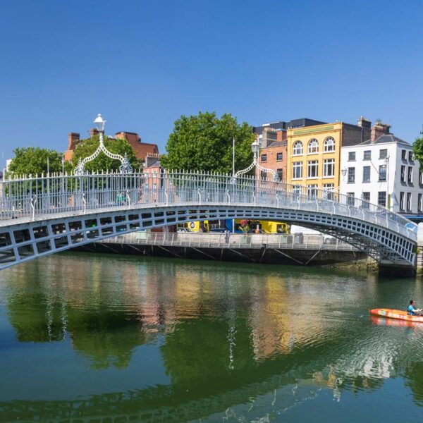 Ha'Penny Bridge, River Liffey, Dublin